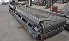 胶带输(shu)送机